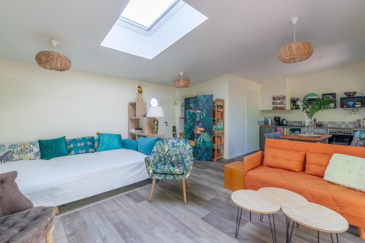 Appartement La Halte Des Miquelots - Appt Avec Jardin à Vains Extérieur photo